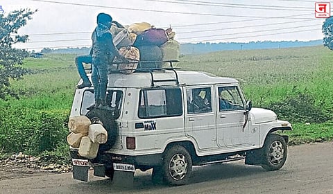 स्थलांतराचा भस्मासुर मजुरांच्या मुळावर; व्यवस्थेच्या हलगर्जीपणामुळे दूरगामी परिणाम