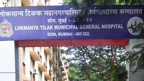 Mumbai : सायन रुग्णालयात चपातींचा पुरवठा ‘आऊटसोर्स’; उशीर झाल्यास प्रत्येक चपातीवर ३ रुपये दंड