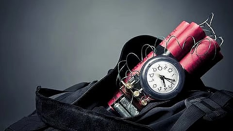 गुजरातमध्ये २५ शाळांना बॉम्बने उडवण्याची धमकी