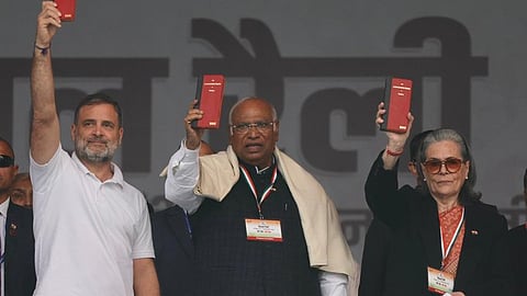 सत्य, अहिंसेच्या मार्गाने मोदी-संघाचे सरकार हटवू; काँग्रेस नेते राहुल गांधी यांचा निर्धार