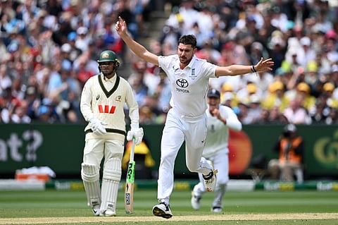 दोन दिवसांत खेळ खल्लास; चौथ्या कसोटी सामन्यात इंग्लंडची ऑस्ट्रेलियावर ४ गडी राखून मात