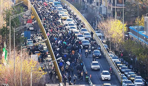 इराणमध्ये महागाईचा भडका; खामेनी यांच्याविरोधात आंदोलन, हिंसाचारात ७ जणांचा मृत्यू