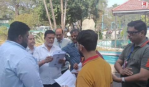 वसई-विरारमध्ये निवडणूक चिन्हे अस्पष्ट; निवडणूक विभागाच्या अनागोंदी कारभारावर टीका; ठाकरे गट, 'बविआ'कडून तीव्र संताप