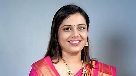 ठाकरेंची नगरसेविका नॉट रिचेबल; प्रभाग क्र. १५७ च्या नगरसेविका सरिता म्हस्के शिंदेंच्या संपर्कात असल्याची चर्चा