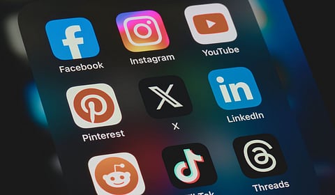 समाजमाध्यमे आणि संवाद