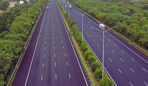 समृद्धी महामार्गावरील प्रवाशांना दिलासा; १४ नवे फूड प्लाझा सुरू होणार, जाणून घ्या माहिती