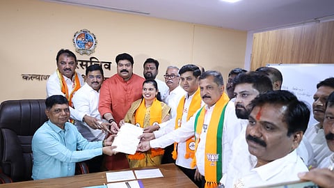 KDMC मध्ये शिवसेनेचा महापौर, तर उपमहापौरपद भाजपकडे; शिवसेनेच्या हर्षाली चौधरी, भाजपच्या राहुल दामलेंचा उमेदवारी अर्ज दाखल