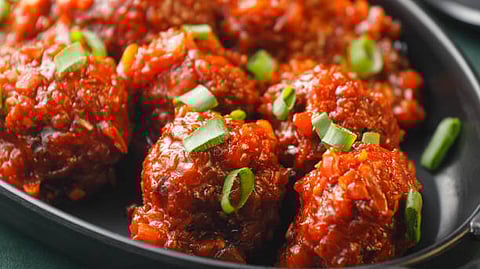 घरी केलेले मंच्युरियन दगडासारखे होतायत? 'या' सोप्या ट्रिक्स फॉलो करा आणि बनवा परफेक्ट मंच्युरियन