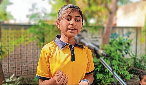 डोळस लेकरू रुजत जाणारं शिक्षण