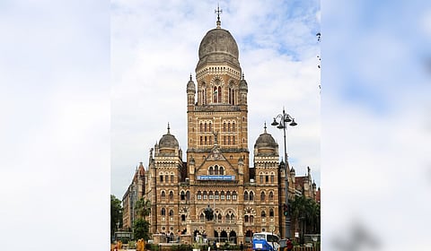 Mumbai : ३४ मालमत्ताधारकांनी ५४८ कोटी थकवले! थकीत कर भरण्यासाठी २१ दिवसांची नोटीस; रक्कम न भरल्यास जप्त मालमत्तेचा लिलाव