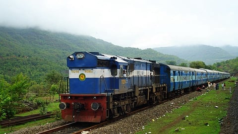 कोल्हापूर- वैभववाडी प्रस्तावित रेल्वेमार्गाचे हवाई सर्वेक्षण पूर्ण; पठारी प्रदेशाला कोकणाशी जोडणाऱ्या मार्गावरील स्थानके, बोगद्यांची ठिकाणे अंतिम टप्प्यात