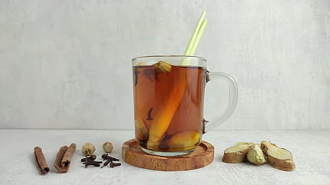 तुम्हीही रिकाम्या पोटी चहा-कॉफी घेताय? वेळीच सावध व्हा; नाहीतर होतील गंभीर परिणाम, वाचा तज्ज्ञांचा इशारा