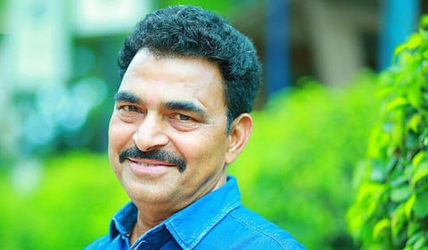 झाडांना द्यायला हवा सेलिब्रिटींचा दर्जा