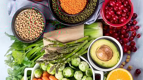 Women's Day 2026 : महिलांसाठी स्पेशल डाएट प्लॅन; आहारात करा 'या' गोष्टींचा समावेश आणि राहा तंदुरुस्त