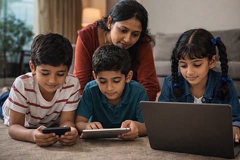 बालकांच्या सायबर सुरक्षिततेसाठी ‘डिजिटल कवच’ आवश्यक; महिला व बालविकास मंत्री आदिती तटकरे यांची माहिती