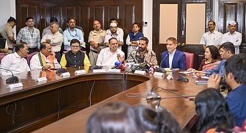 Mumbai : अक्षय कुमारचे मुंबईकरांना स्वच्छतेचे आवाहन; स्वच्छ मुंबई स्पर्धा सुरू