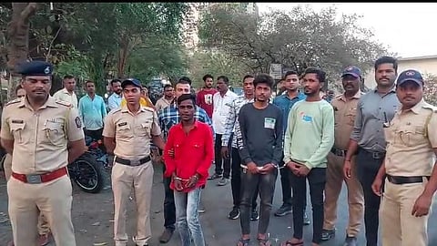 Kalyan : कारागृहाबाहेर फटाके वाजवले; तिघांना अटक, एक फरार