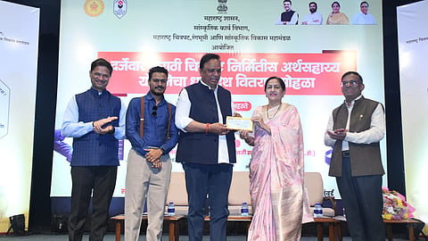 मुंबईत स्वतंत्र नाट्यगृह, चित्रपटगृह उभारणार; मराठी चित्रपटांना २४ कोटी १० लाख रुपयांचे अर्थसहाय्य