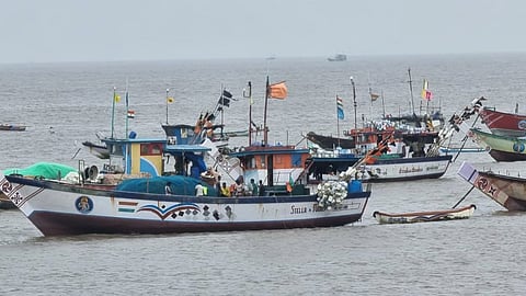 कोकणातील LED मासेमारी बंद करणार; मत्सव्यवसाय मंत्री नितेश राणे यांची घोषणा