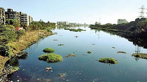 Mumbai : मिठीतील गाळ उपशाला वेग! ४ एप्रिलपासून वेगाने होणार काम; ९ लाख मेट्रिक टन गाळ उपसा करण्याचे उद्दिष्ट