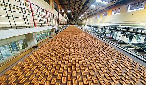 बिस्किटात पार्ले राहिलं नावापुरतं!