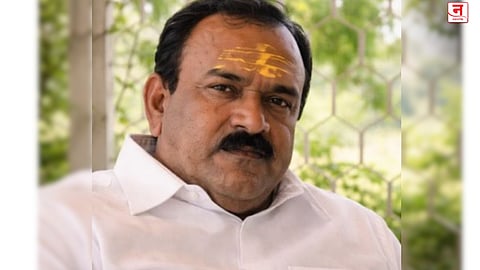 अशोक खरात कुटुंबाभोवती SITचा फास; जमीन गैरव्यवहारप्रकरणी मुलगा ताब्यात, पत्नी कल्पना खरात फरार