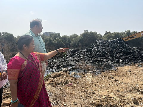 Mumbai : मिठी नदी गाळ उपसा करण्यात विलंब; किशोरी पेडणेकरांचा हल्लाबोल