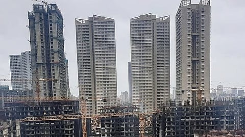 Mumbai : इमारतींना ओसी मिळण्याचा मार्ग मोकळा; पालिका अभय योजना राबवणार