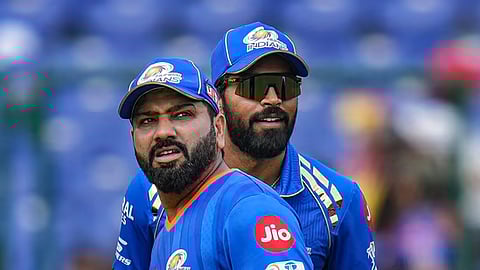 IPL 2026 : रोहित जायबंदी; कर्णधार हार्दिकला दंड; सलग तिसऱ्या पराभवानंतर मुंबई इंडियन्सच्या अडचणींत आणखी वाढ