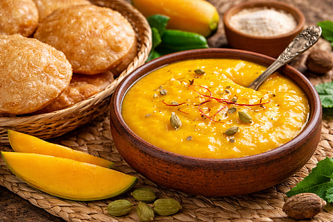 Akshaya Tritiya 2026 : पुरीसोबत परफेक्ट! गोड-सुगंधी आमरस; घरच्या घरी बनवा सोपी रेसिपी