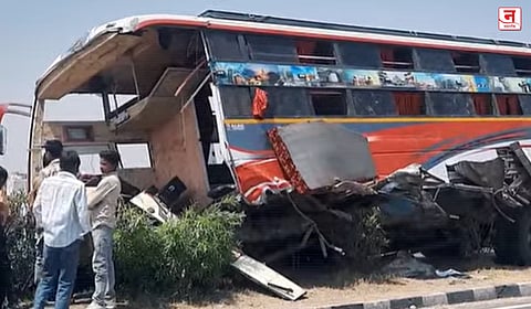राजस्थानमधील कोटा येथे खासगी बसचा भीषण अपघात; ३ प्रवाशांचा मृत्यू, २० जखमी