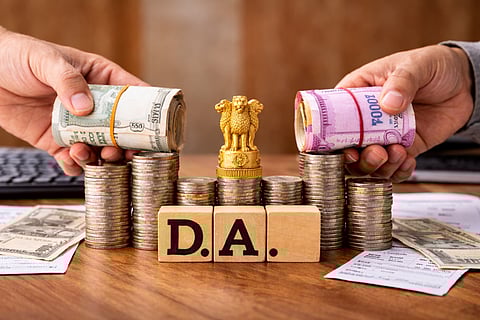 सरकारी कर्मचाऱ्यांना दिलासा; महागाई भत्त्यात २% वाढ मंजूर, ८व्या वेतन आयोगाची शक्यता