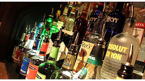 वाढता खर्च, दरवाढीवरील निर्बंधांमुळे बिअर उद्योग संकटात