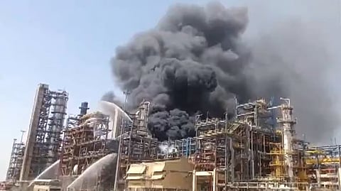 पंतप्रधान मोदींच्या दौऱ्याआधीच राजस्थानमधील रिफायनरीला आग; लोकार्पणाआधी मोठी दुर्घटना; सुरक्षा यंत्रणा अलर्ट
