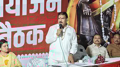 आ. गायकवाड पुन्हा वादाच्या भोवऱ्यात; ‘शिवाजी कोण होता?’ पुस्तकावरून प्रकाशकाला धमकावले, विरोधी पक्षांकडून कारवाईची मागणी