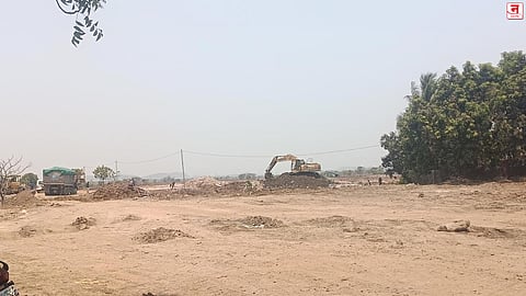 उरणच्या निसर्गाचा 'कंटेनर' घात; प्रशासकीय आशीर्वादाने पर्यावरणाची कत्तल, ग्रीन झोन नियमाला हरताळ