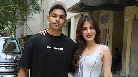 रिया चक्रवर्तीचे बँक खाते पुन्हा सुरू करण्याचे आदेश