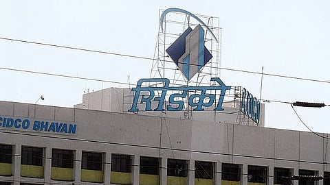 Navi Mumbai : सिडकोची थकबाकी सदनिकाधारकांच्या माथी? अनपेक्षित कर्जाच्या ओझ्याने सेलिब्रेशनमधील रहिवासी हवालदिल