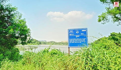 Navi Mumbai : ‘डीपीएस फ्लेमिंगो लेक’ची फाईल मंत्रालयात रखडली; सिडकोची ३,६०० कोटींच्या भू-मूल्यावर नजर
