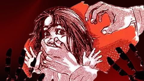 Pune : सुट्टीसाठी आजीकडे आलेल्या ४ वर्षीय चिमुरडीवर बलात्कार; हत्या करुन शेणाच्या ढिगाऱ्यात लपवला मृतदेह