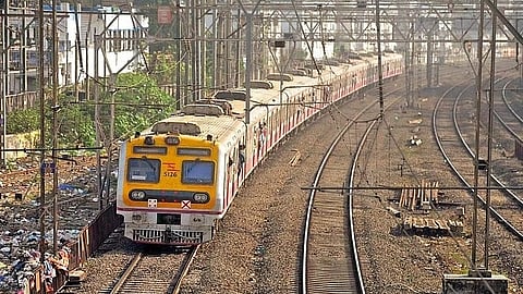 Mumbai : ‘नीट’ परीक्षेमुळे मध्य रेल्वेचा रविवारचा ब्लॉक रद्द; शनिवारी मेगाब्लॉक, रात्री ११.१६ वाजता CSMTहून शेवटची लोकल