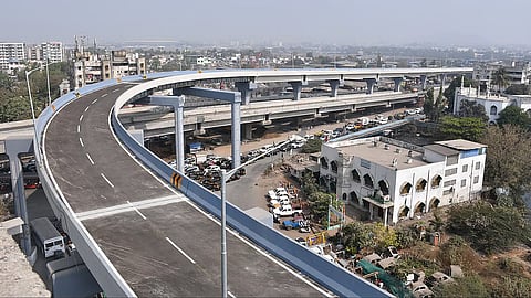Mumbai : बीकेसी-वाकोला जोडमार्गाचे काम पूर्णत्वाला; सांताक्रूझ-चेंबूर लिंक रोडची मार्गिका होणार पूर्ण