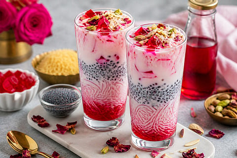Summer Special : शेवई, सब्जा आणि गुलाब सिरपचा शाही संगम; घरीच बनवा थंडगार फालुदा, वाचा रेसिपी