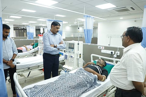 महाराष्ट्रातील सर्वात मोठे डायलिसीस सेंटर नवी मुंबईत; आयुक्त डॉ. कैलास शिंदे यांनी केली पाहणी