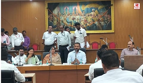 पंतप्रधानांच्या काटकसरीच्या आवाहनाला भाजपचाच हरताळ? साताऱ्यातील प्रधानमंत्री आवास कार्यक्रमावर कोट्यवधींच्या खर्चाचा आरोप