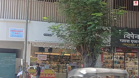 Mumbai : मराठी पाट्या न लावणाऱ्या १०२३ आस्थापनांना नोटीस; ३३ हजारांहून अधिक आस्थापनांची झाडाझडती