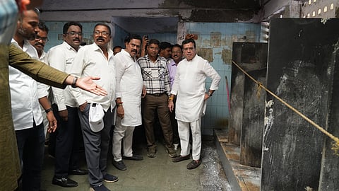 परिवहन मंत्र्यांच्या ठाण्यातील ST डेपो दुर्लक्षित; १५ दिवसांत सुधारणा न झाल्यास आंदोलन, शिवसेना उबाठा आक्रमक
