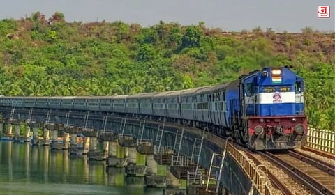 Monsoon Travel Alert : मुंबईहून गोवा-केरळ ट्रिप प्लॅन करताय? कोकण रेल्वेने बदलले अनेक गाड्यांचे वेळापत्रक; प्रवासापूर्वी 'हे' नक्की वाचा