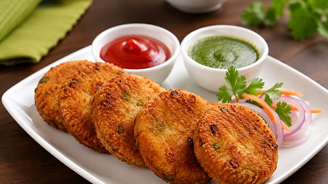 नाश्त्याची चिंता मिटली! झटपट बनवा खुसखुशीत रव्याचे कटलेट