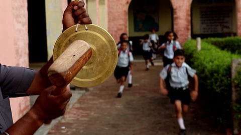 आजपासून शाळांची घंटा वाजणार!